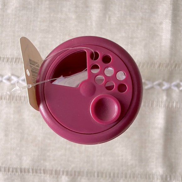 🧀3 Kitchen Hacks✨ garlic peeler, cheese shredder, grill cheese toaster sleeves - Picture 4 of 7